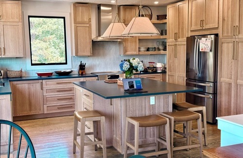 Vineyard Haven House | Spacious 4 Bedroom with Private Beach - West Tisbury
