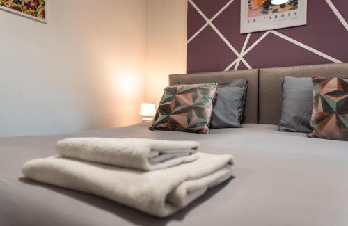 Southampton House | Spacious 4 Bedrooms-Sleeps 8-Long Term Disc-Driveway