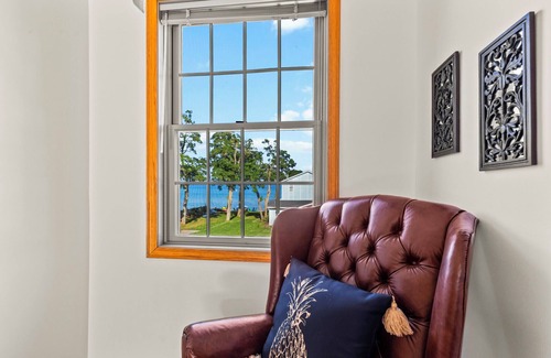 Lakeport House | Spacious 4-beds South of Lexington AC, Sandy Private Beach Handicap accessible