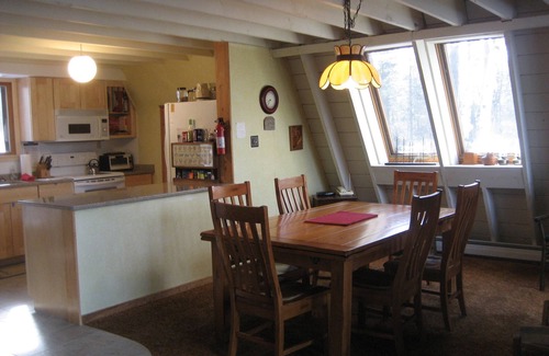 Wilmington House | Spacious 4-BR A-Frame, loft office. Walk to Lake Raponda. Ski Mount Snow!
