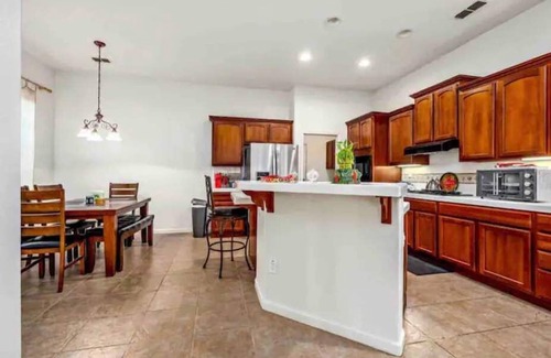 Merced House | Spacious 4 BR home-Near UC Merced- quit neighborhd