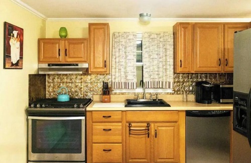 Buzzards Bay House | Spacious 4 BR Retreat near Water Wizz, Pond & Beaches - Perfect Family Getaway!