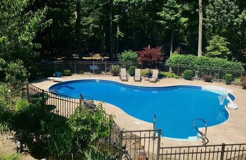 Saratoga Springs House | Spacious 4-room family house with pool ~ 25 acres of forest in the garden