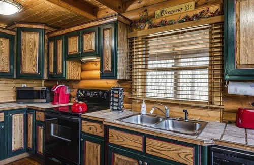Spencer Cabin | Spacious 4B-2.5B nestled in gated community-2 miles to Fall Creek Falls Park