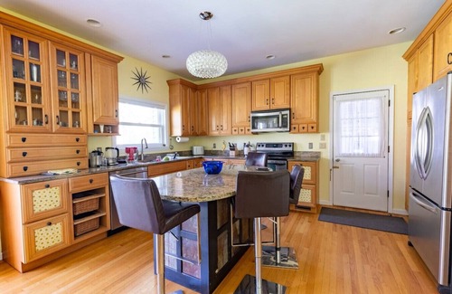 Great Barrington House | Spacious 4Bd Just a Block from Lake Mansfield!