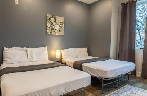North Philadelphia East Apartment | Spacious 4bed 3bath Wdparkingsleeps10yard