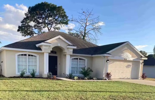 Spring Hill House | Spacious 4BR/2BA Home in Spring Hill – Family-Friendly, Near Beaches & Springs