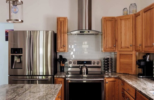 Indianapolis House | Spacious 4BR/3BA Sleeps 13 Hot Tub, Game Room & Walk to Stadiums