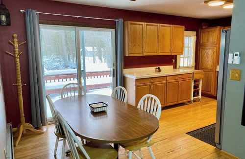 Grayling House | Spacious 4BR Escape in Sherwood Forest