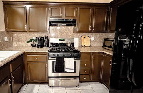Spring Valley House | Spacious 4BR Family Retreat: King bed, WI-FI & Parking