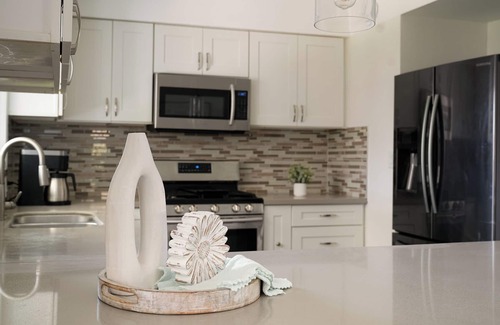 Ontario House | Spacious 4BR Home near ONT Airport