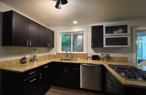 Corvallis House | Spacious 4BR home w/private fenced yard