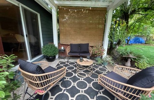 Corvallis House | Spacious 4BR home w/private fenced yard