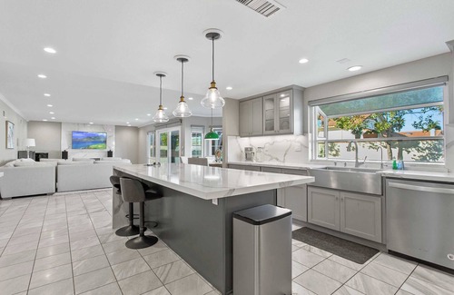 Yorba Linda House | Spacious 4BR Home with Pool Access Modern Amenities in Yorba Linda #42033