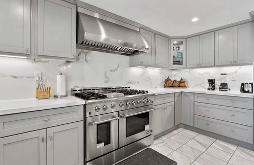 Yorba Linda House | Spacious 4BR Home with Pool Access Modern Amenities in Yorba Linda #42033