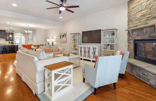 Sun Ridge House | Spacious 4BR in Bayside Resort-near beach and pool