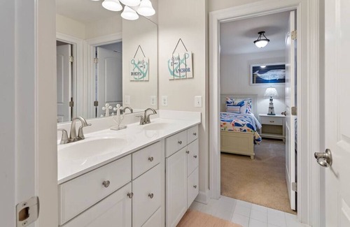 Sun Ridge House | Spacious 4BR in Bayside Resort-near beach and pool