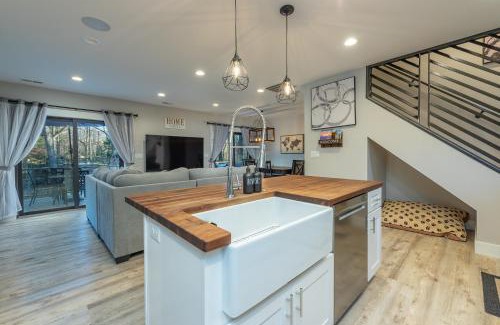 Fairview Apartment | Spacious 4BR Mountain Retreat for 16 in Fairview