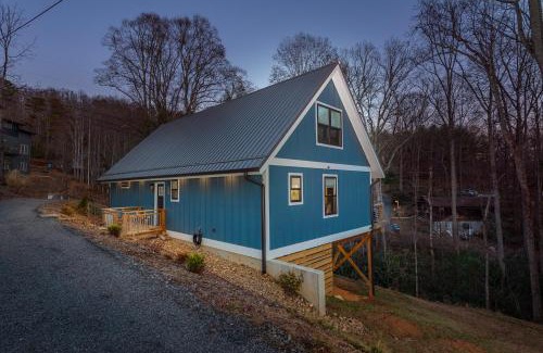 Fairview Apartment | Spacious 4BR Mountain Retreat for 16 in Fairview