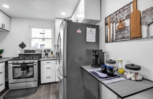 North Buffalo House | Spacious 4BR Near UB and Niagara Falls - Pet Friendly