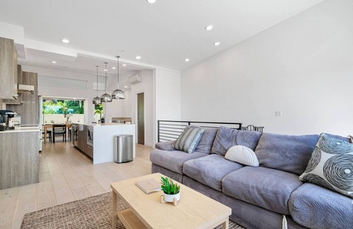 North Beacon Hill House | Spacious 4BR Retreat | Deck & Grill | Close to DT