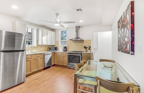 Asbury Park Apartment | Spacious 4BR Sleeps 10 - Walk to Asbury Park Beach & Downtown!