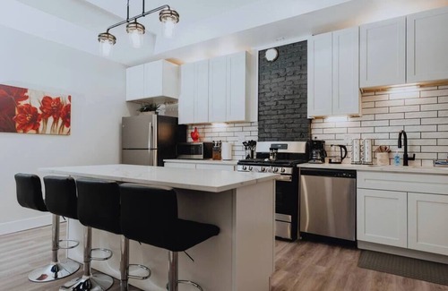 Soulard Apartment | Spacious 4BR Soulard Retreat Patio Games, Balcony, Family-Friendly Near Busch