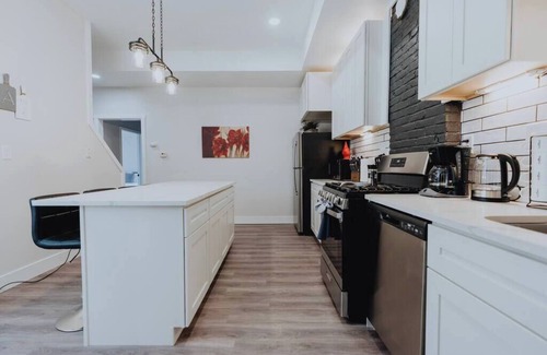 Soulard Apartment | Spacious 4BR Soulard Retreat Patio Games, Balcony, Family-Friendly Near Busch
