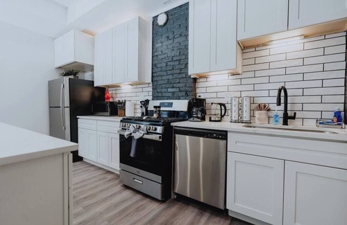 Soulard Apartment | Spacious 4BR Soulard Retreat Patio Games, Balcony, Family-Friendly Near Busch