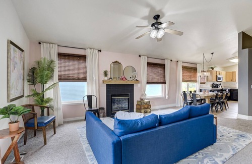 Colorado Springs House | Spacious 5-bd house, close to the Broadmoor Hotel in beautiful Colorado Springs