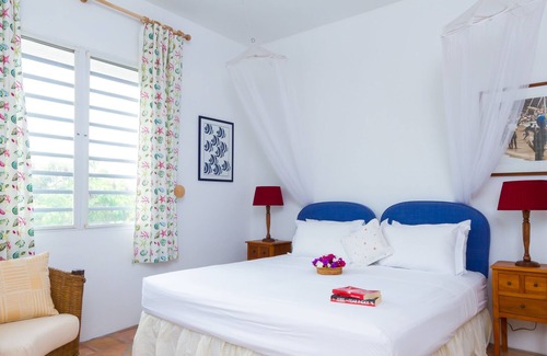 Island Harbour Villa | Spacious 5 Bedroom Villa with Lovely Views