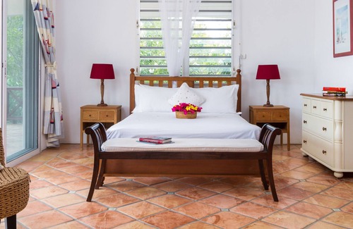Island Harbour Villa | Spacious 5 Bedroom Villa with Lovely Views