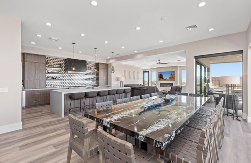 Lake Havasu City House | Spacious 5-bedroom 5 bathroom estate with beautiful Lake view and private pool