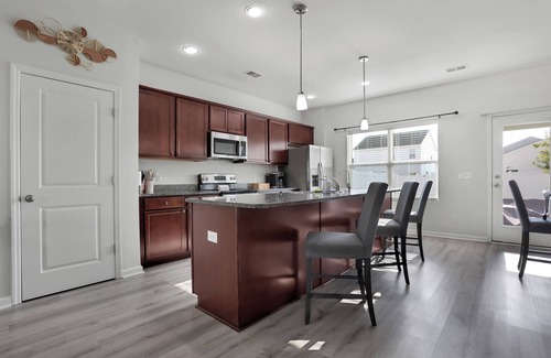 Port Wentworth House | Spacious 5-bedroom house in charming Port Wentworth with WiFi and fitness room