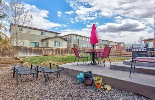 Commerce City House | Spacious 5-bedroom house in wonderful Commerce City with WiFi, fitness room