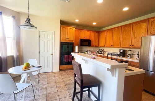 Elk Grove House | Spacious 5-bedroom 3-bath house in delightful Elk Grove