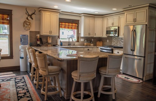 Broadalbin House | Spacious 5-bedroom house in charming Broadalbin directly on the lake
