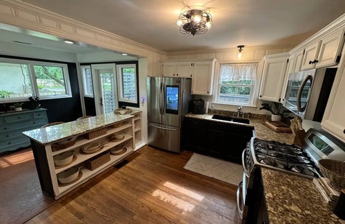 Wade Hampton House | Spacious 5-bedroom house in delightful Greenville 10 minutes from downtown