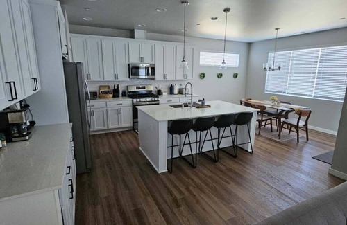 Marysville House | Spacious 5-bedroom house not far from Lake Stevens and Seattle