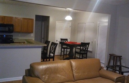 Union City House | Spacious 5 Bedroom Haven in Quiet Cul-de-sac