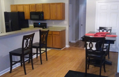 Union City House | Spacious 5 Bedroom Haven in Quiet Cul-de-sac