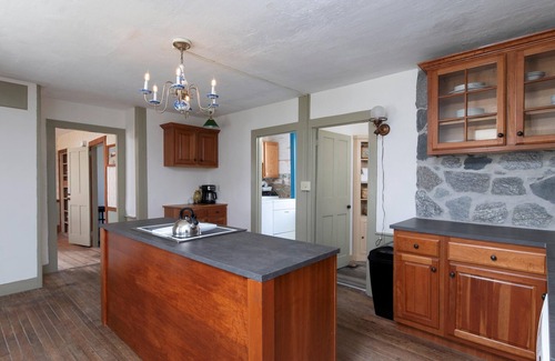 Chester Depot House | Spacious 5-bedroom Historic Stone House near Okemo