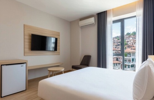 Aksaray Apartment | Spacious 5-bedroom hotel suites in terrific Istanbul with WiFi, AC