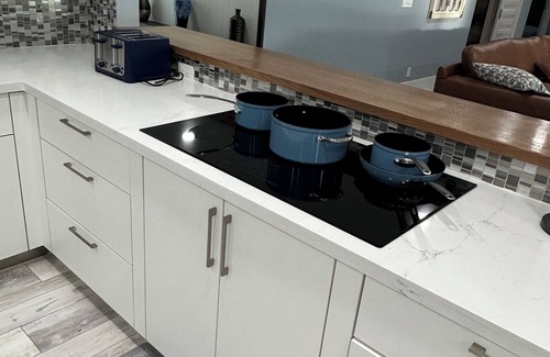 Parkland House | Spacious 5-bedroom house with fitness Area, WiFi in charming Parkland
