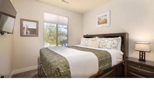 Sienna Hills House | Spacious 5 bedroom house with pool access!