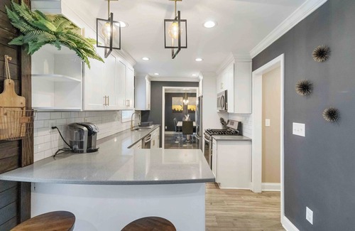 Decatur House | Spacious 5-bedroom house with AC and WiFi in awesome Decatur
