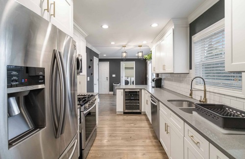 Decatur House | Spacious 5-bedroom house with AC and WiFi in awesome Decatur