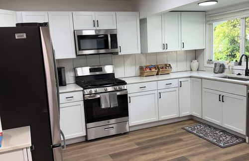 Lansing House | Spacious 5-bedroom house in cool Lansing with WiFi, AC