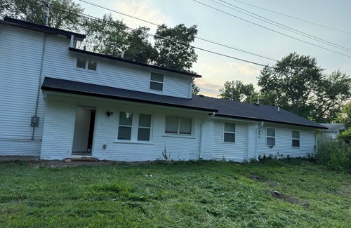 Lansing House | Spacious 5-bedroom house in cool Lansing with WiFi, AC