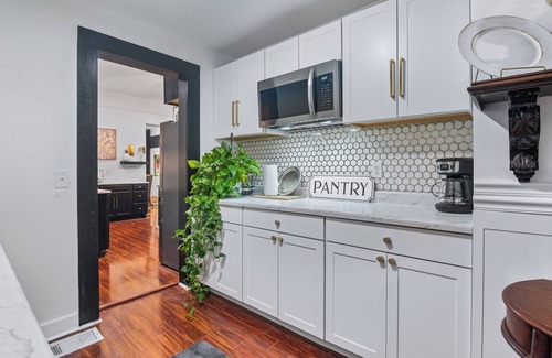 Opelika House | Spacious 5-bedroom house with AC and WiFi in charming Opelika